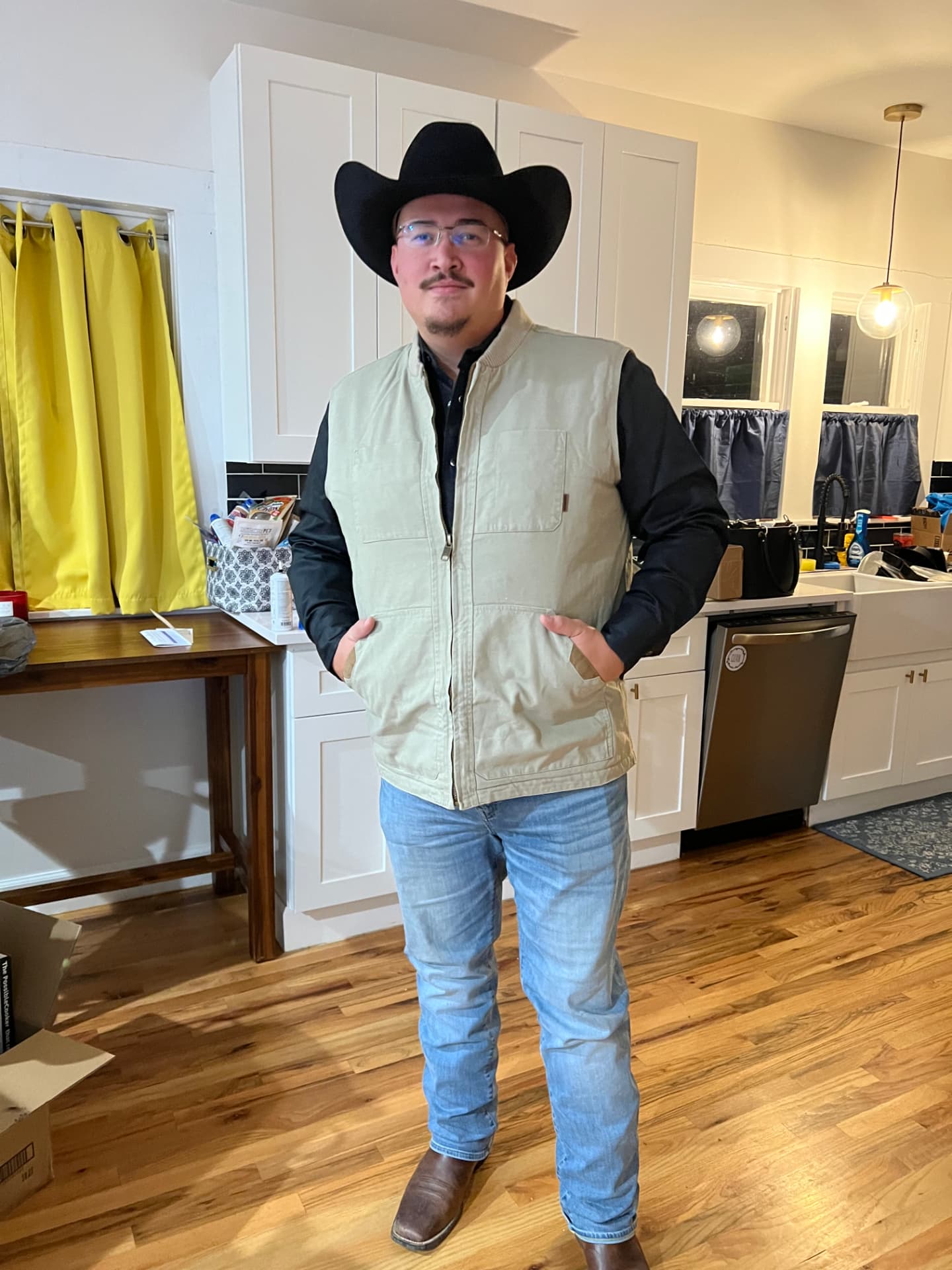 Ricky Chapa, Groomsman